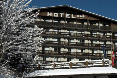 hotel-le-prieure-hotel-seminaire-rhone-alpes-haute-savoie-facade-neige-1